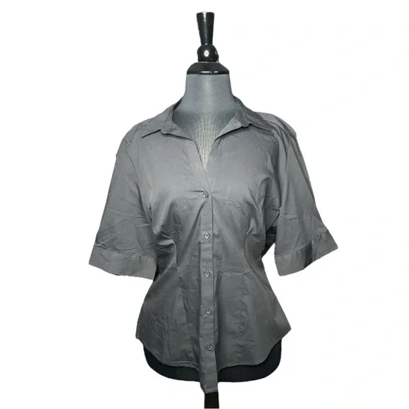 Simply Styled Button Down Shirt - Picture 3 of 7